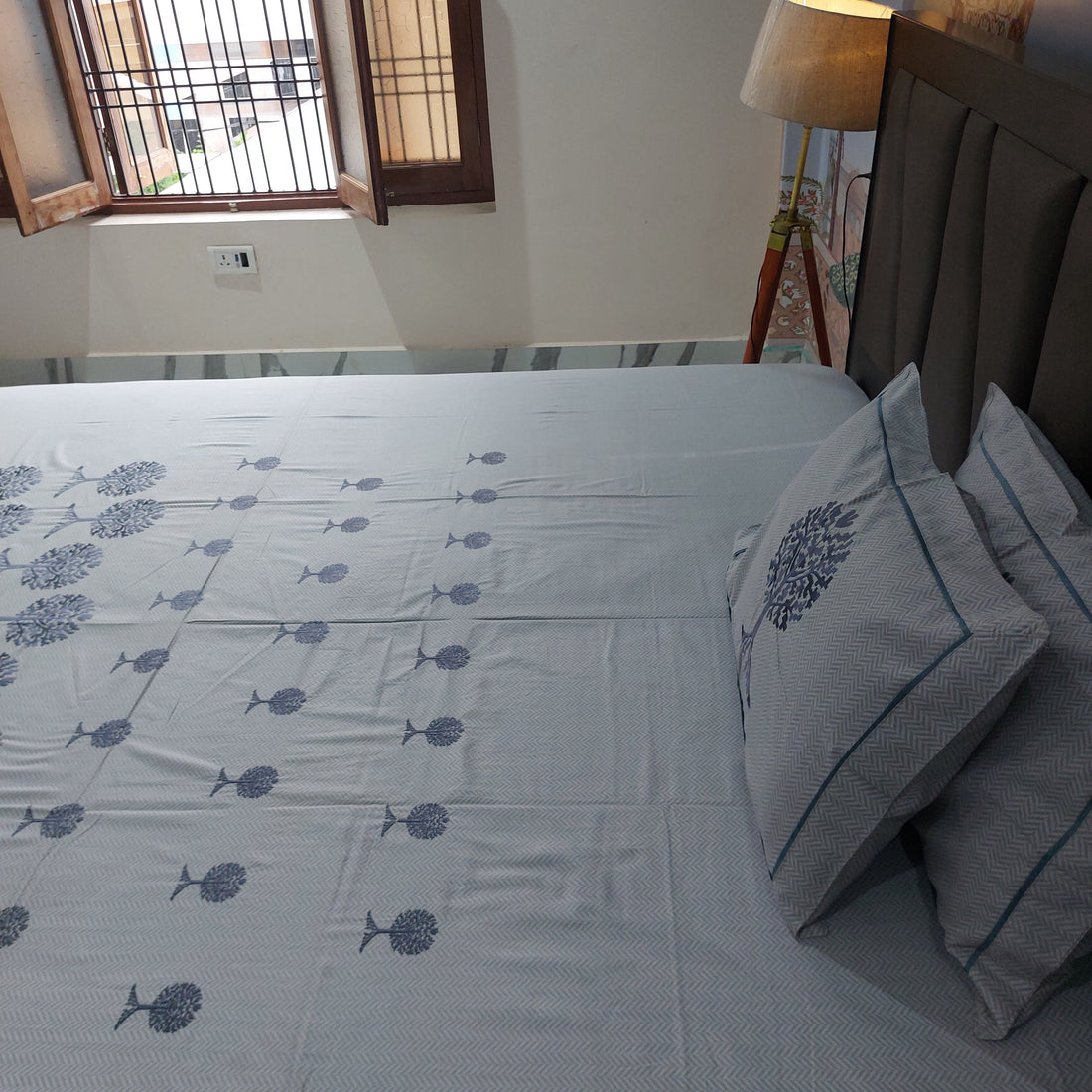 Calcutta Textured Embroidered Bedsheet set