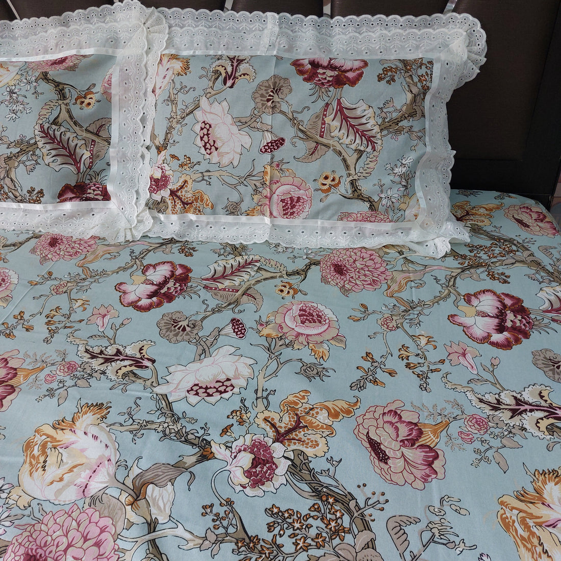 Gudhal phool - Lace Designed Pure Cotton Bedsheet Set