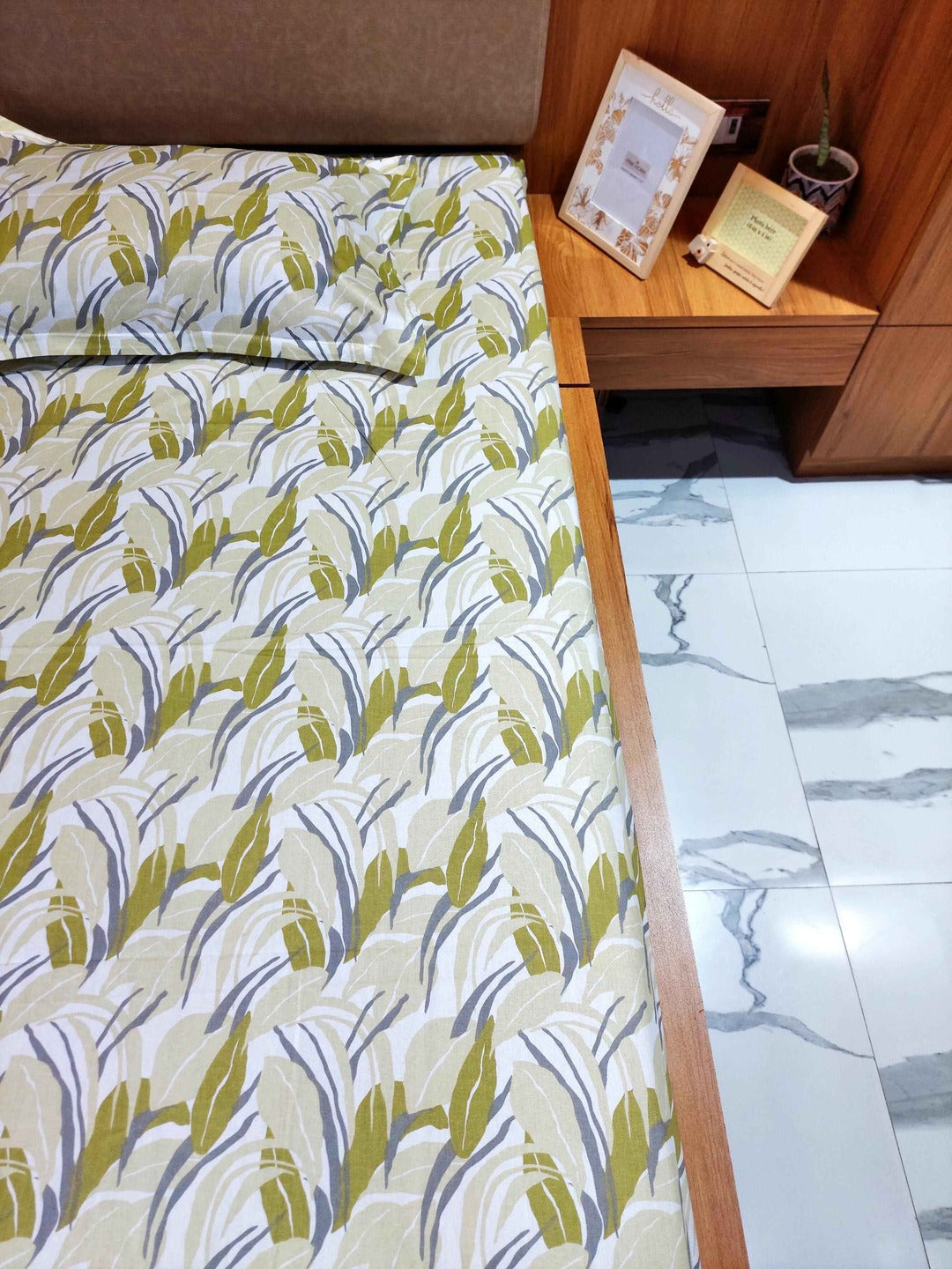 Duotone Leaf (Mist Green) - 100% Cotton Bedsheet Set The Cotton Stories