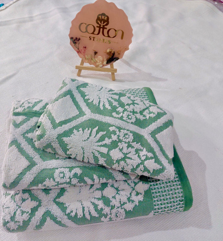 Green n White Cotton 525 GSM Towel Set( 1 Bath Towel + 2 Hand Towel )