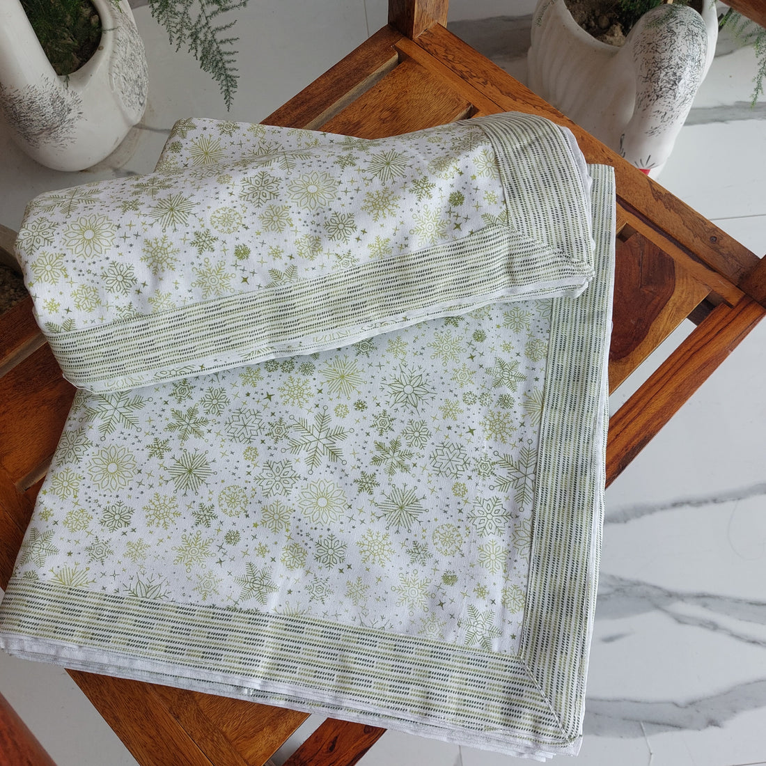 Snow Flakes - Set of 2 Chadar / single layer dohar