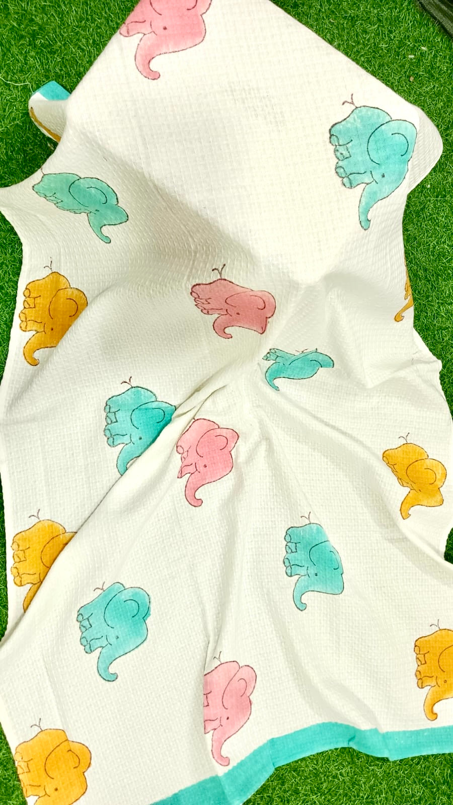 Elephant baby - Cotton Waffle Kids Towel The Cotton Stories