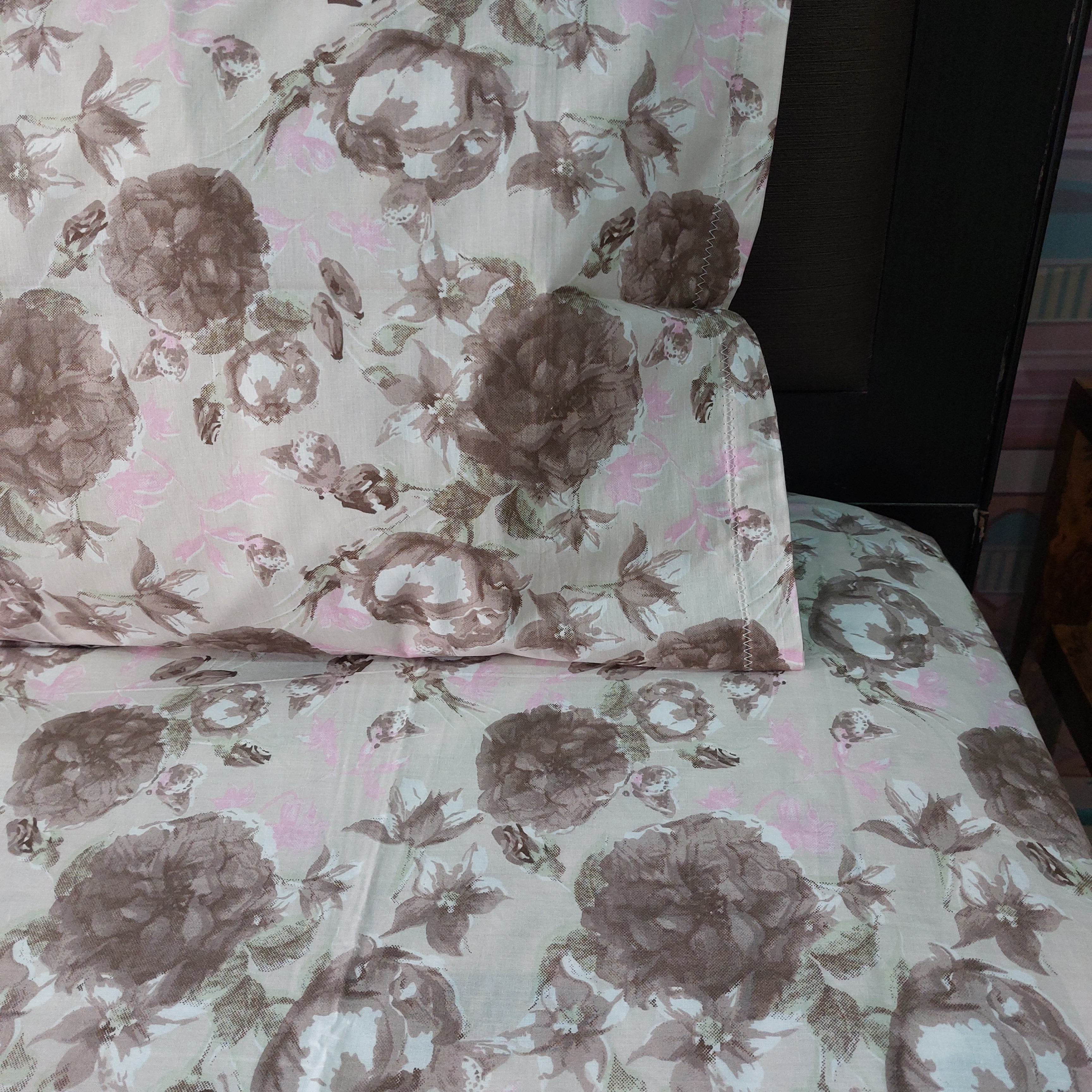 Dried Roses - 100% Cotton Bedsheet Set